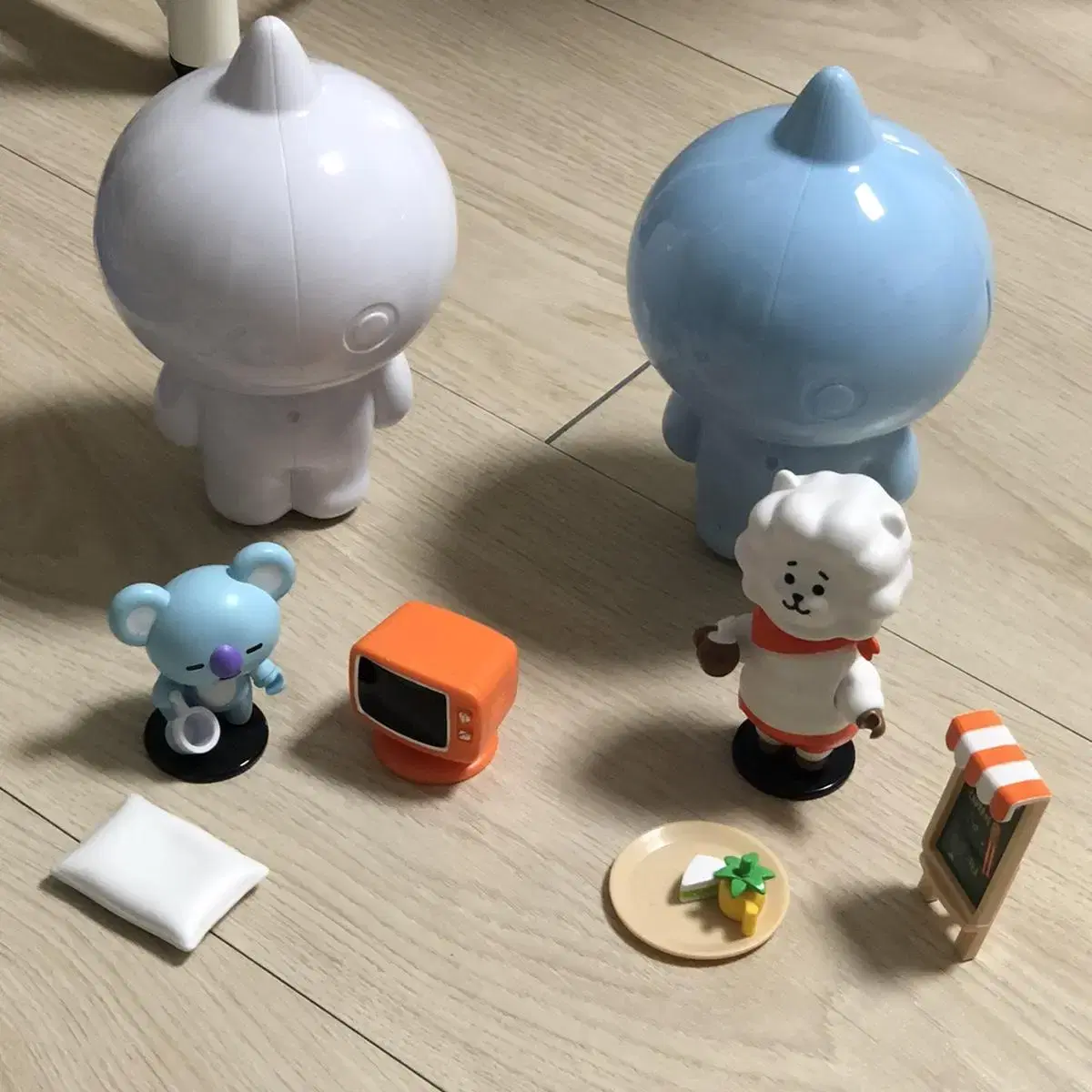 BT21 피규어 알제이 코야 세트